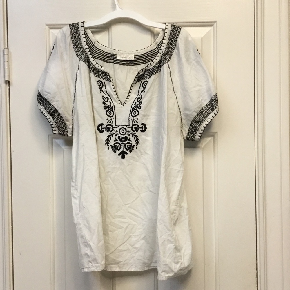 Dressbarn Embroidered White cotton blouse 1X